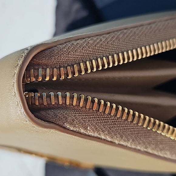 YSL Long Zippy Leather Wallet - Picture 9 of 16